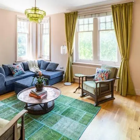 Three-Storey, Renovated 1890S Heritage Home In Spitalfields Market